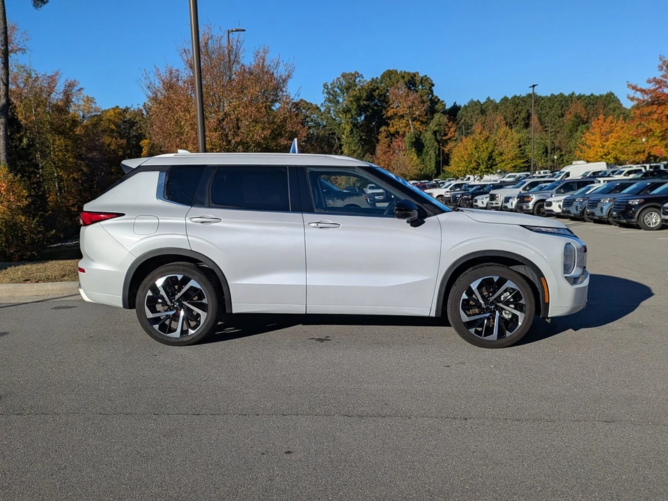 2024 Mitsubishi Outlander - Image 3 of 12