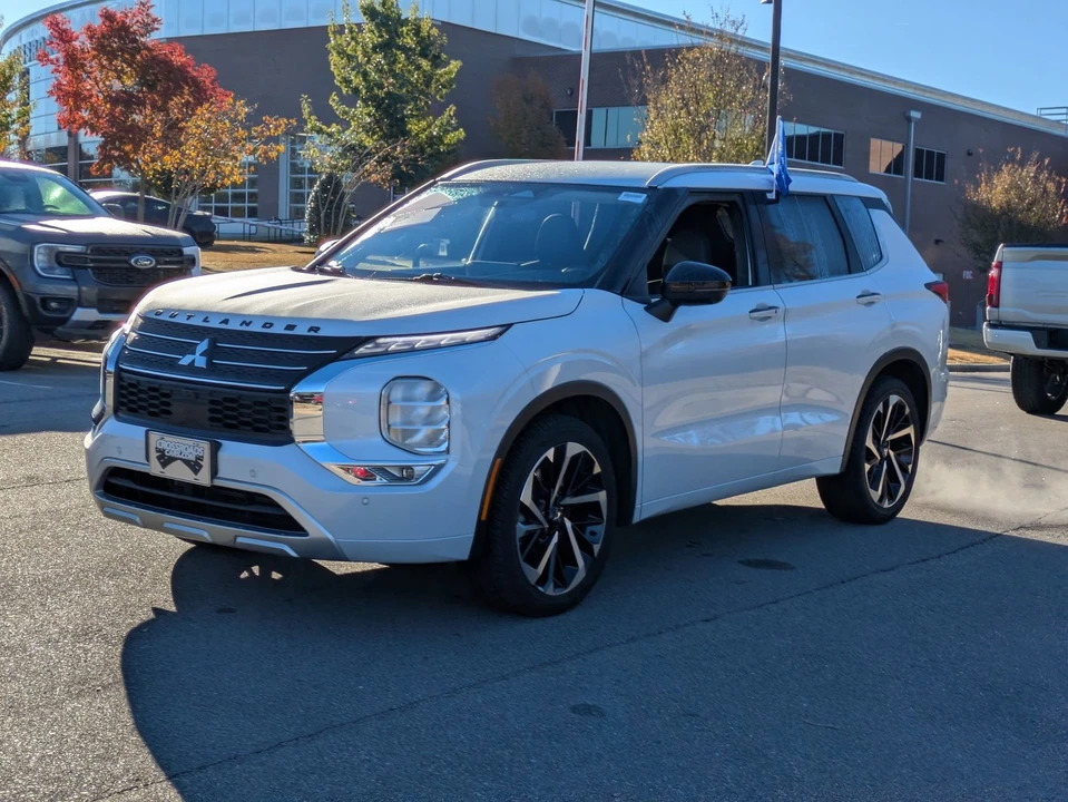 2024 Mitsubishi Outlander - Image 8 of 12
