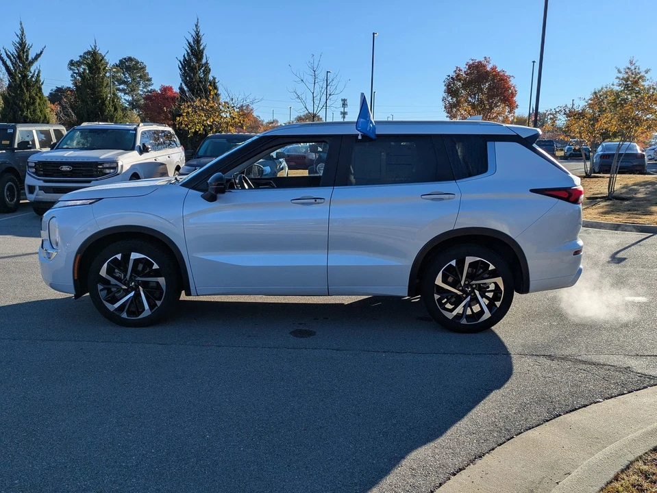 2024 Mitsubishi Outlander - Image 7 of 12