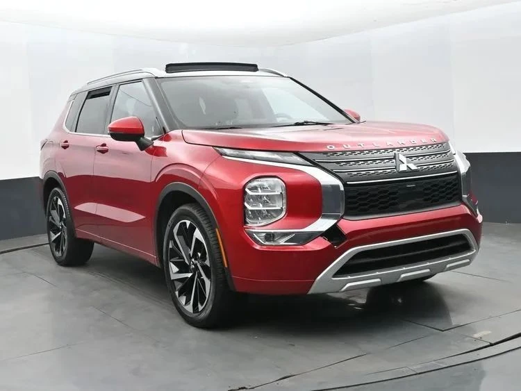 2024 Mitsubishi Outlander - Image 2 of 12