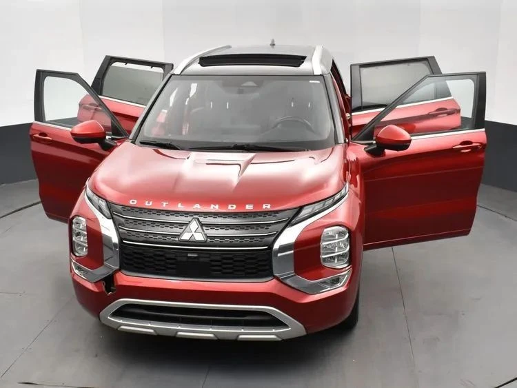 2024 Mitsubishi Outlander - Image 10 of 12