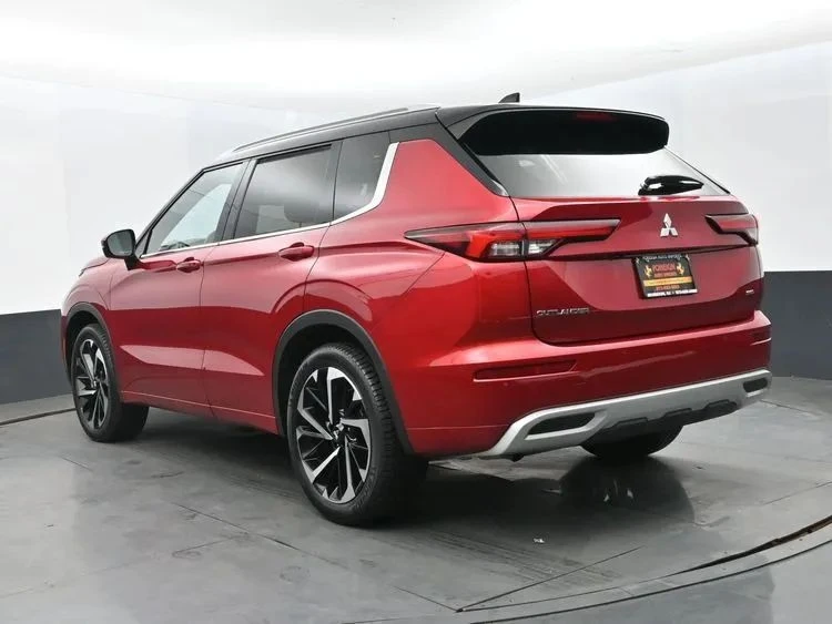 2024 Mitsubishi Outlander - Image 9 of 12