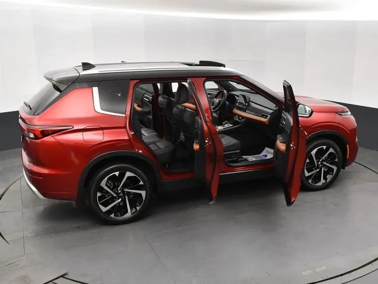 2024 Mitsubishi Outlander - Image 6 of 12
