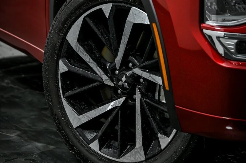 2024 Mitsubishi Outlander - Image 3 of 21