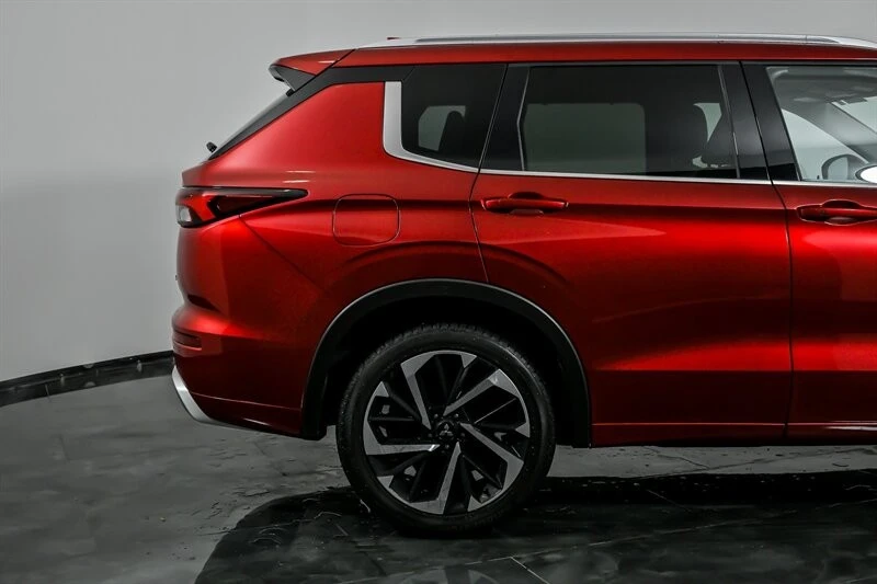 2024 Mitsubishi Outlander - Image 12 of 21