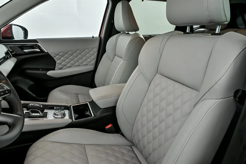 2024 Mitsubishi Outlander - Image 21 of 21
