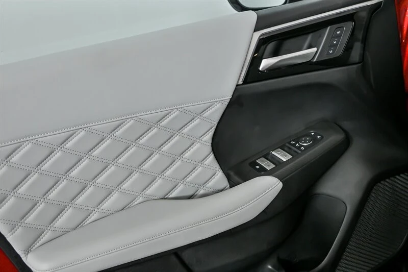 2024 Mitsubishi Outlander - Image 17 of 21