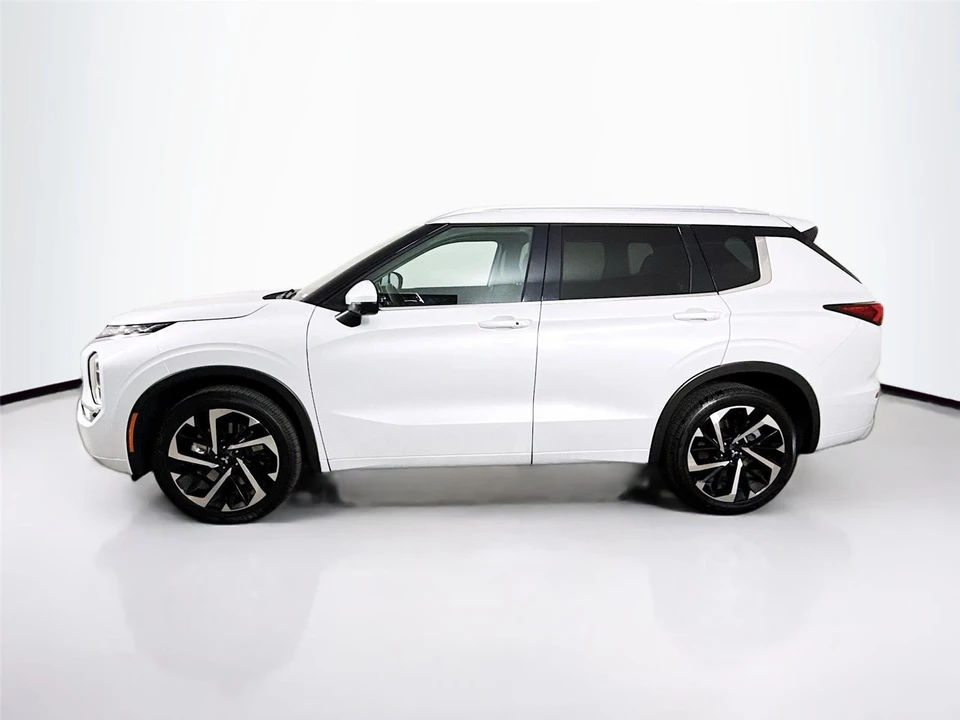 2024 Mitsubishi Outlander - Image 4 of 16