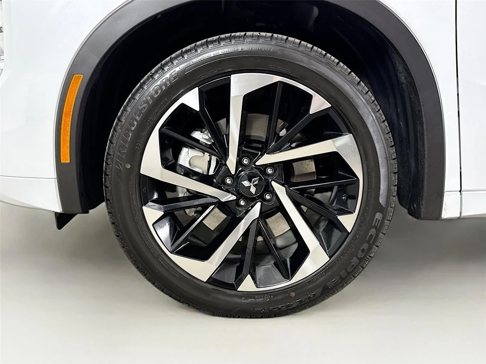 2024 Mitsubishi Outlander - Image 15 of 16