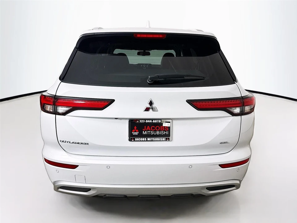 2024 Mitsubishi Outlander - Image 6 of 16