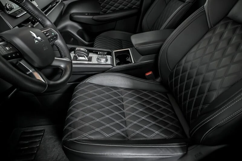 2024 Mitsubishi Outlander - Image 20 of 21