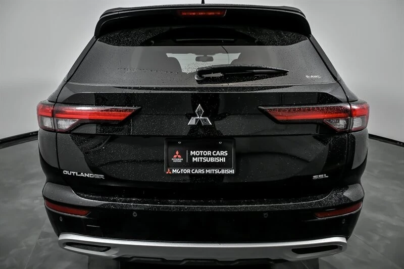 2024 Mitsubishi Outlander - Image 10 of 21