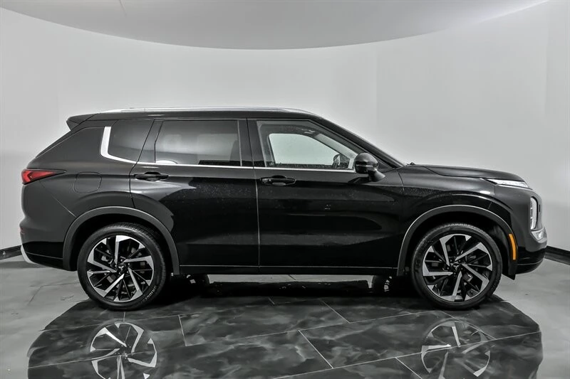 2024 Mitsubishi Outlander - Image 13 of 21