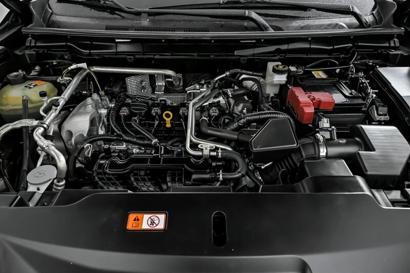 2024 Mitsubishi Outlander - Image 16 of 21