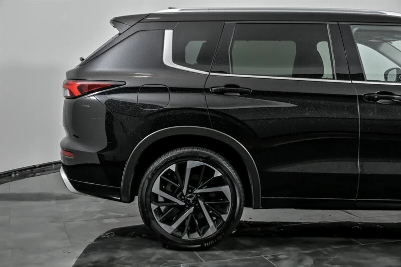 2024 Mitsubishi Outlander - Image 12 of 21