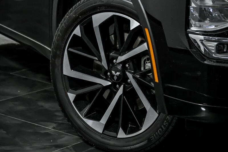 2024 Mitsubishi Outlander - Image 3 of 21