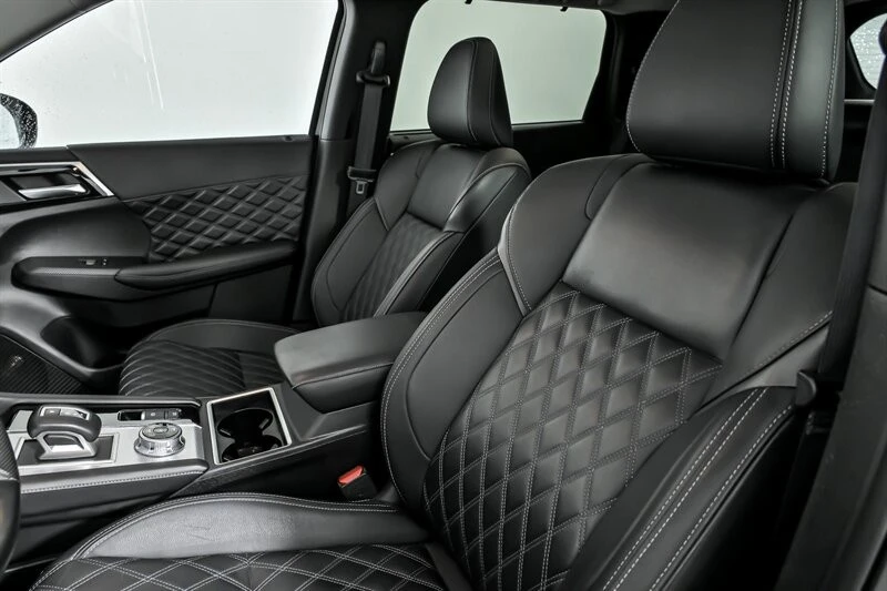 2024 Mitsubishi Outlander - Image 21 of 21