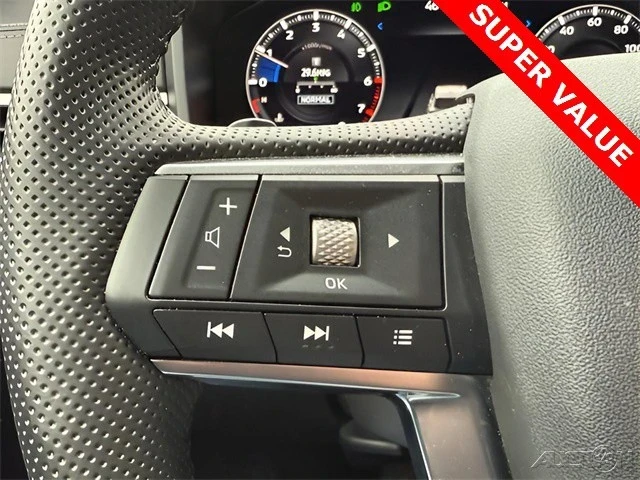 2024 Mitsubishi Outlander - Image 16 of 21