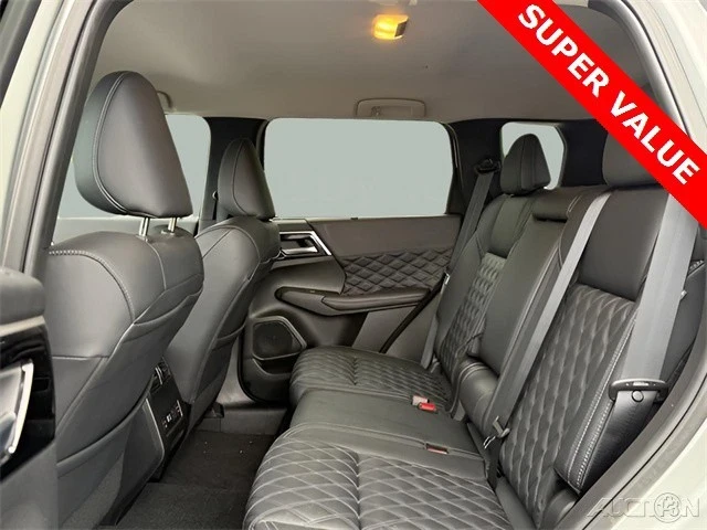 2024 Mitsubishi Outlander - Image 21 of 21