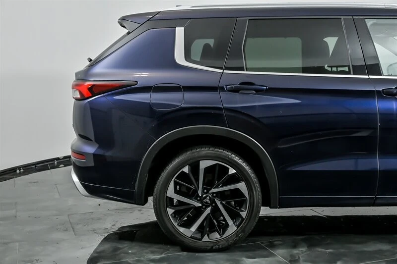 2024 Mitsubishi Outlander - Image 12 of 12