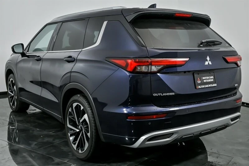 2024 Mitsubishi Outlander - Image 9 of 12