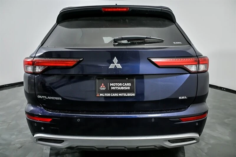 2024 Mitsubishi Outlander - Image 10 of 12