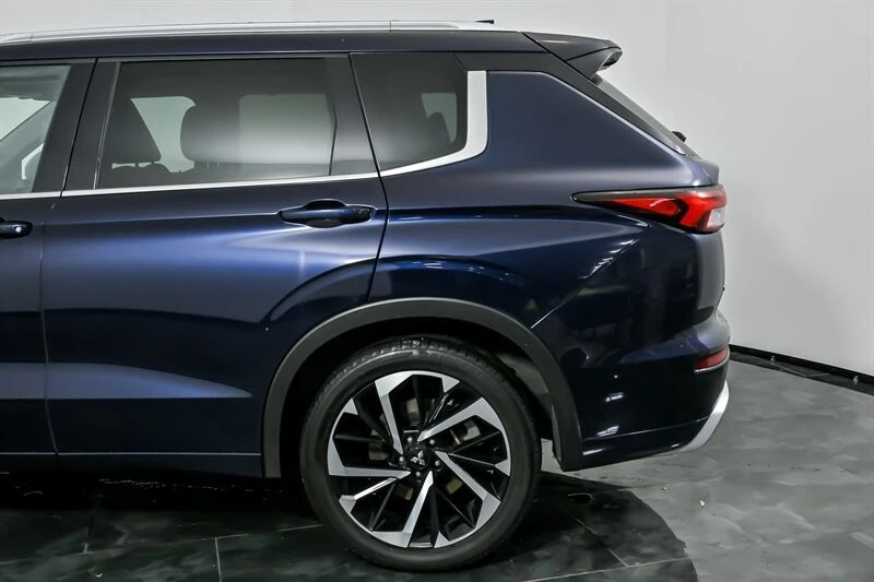 2024 Mitsubishi Outlander - Image 8 of 12