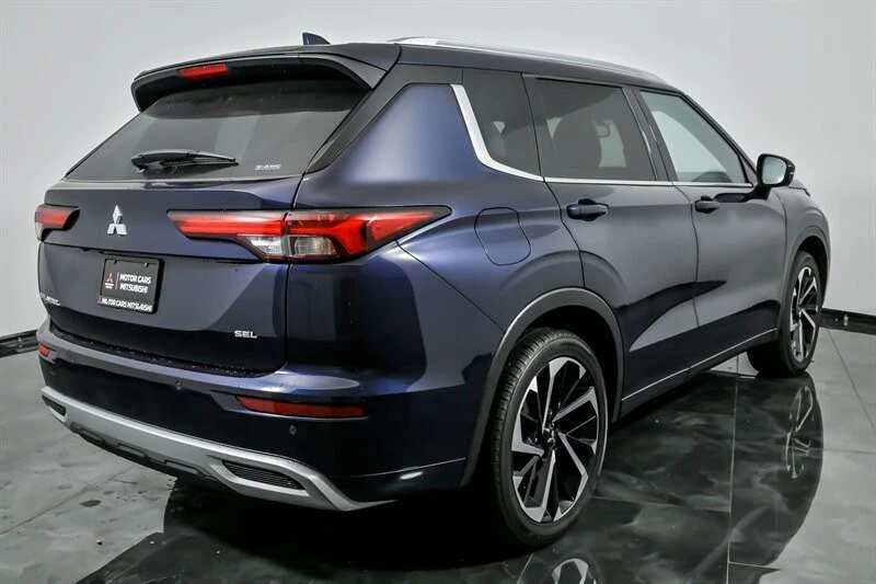 2024 Mitsubishi Outlander - Image 11 of 12