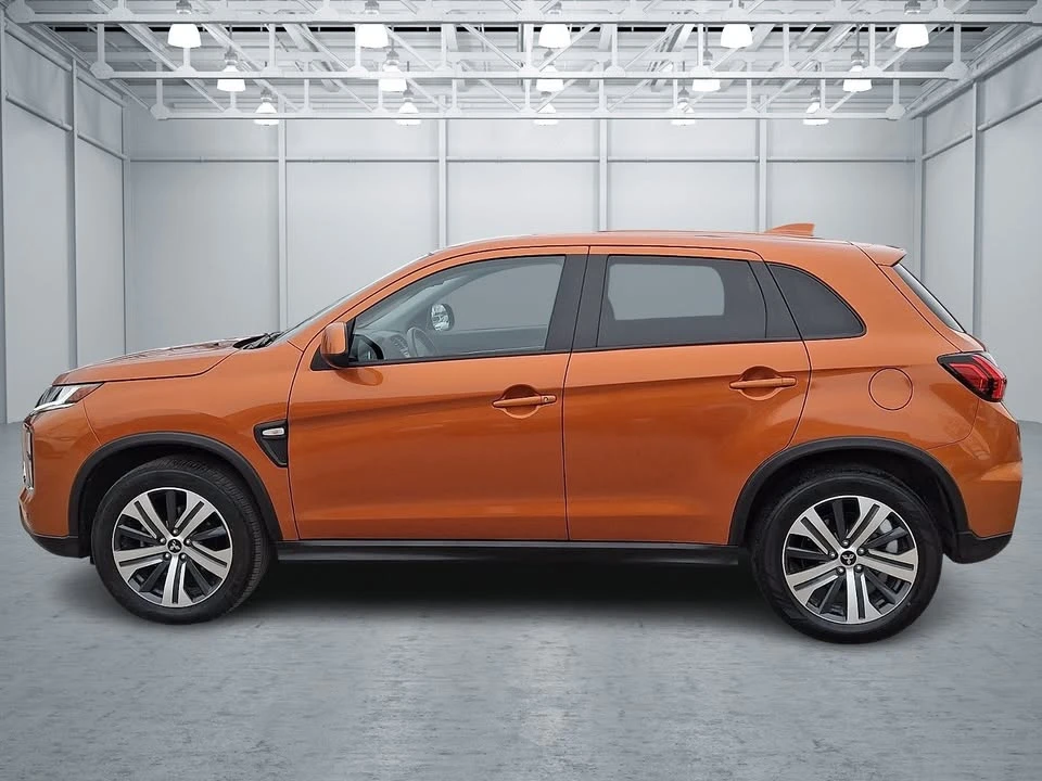 2024 Mitsubishi Outlander - Image 2 of 20