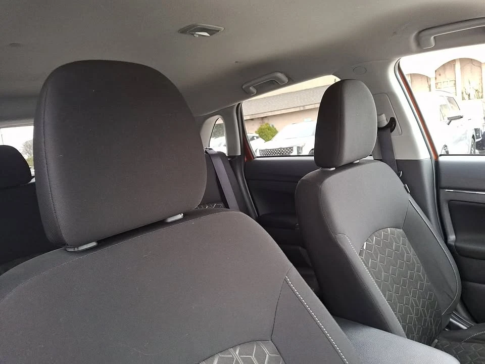 2024 Mitsubishi Outlander - Image 13 of 20