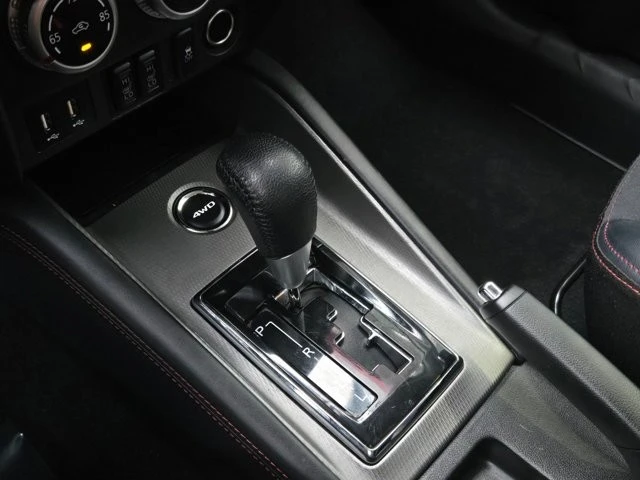 2024 Mitsubishi Outlander - Image 18 of 21