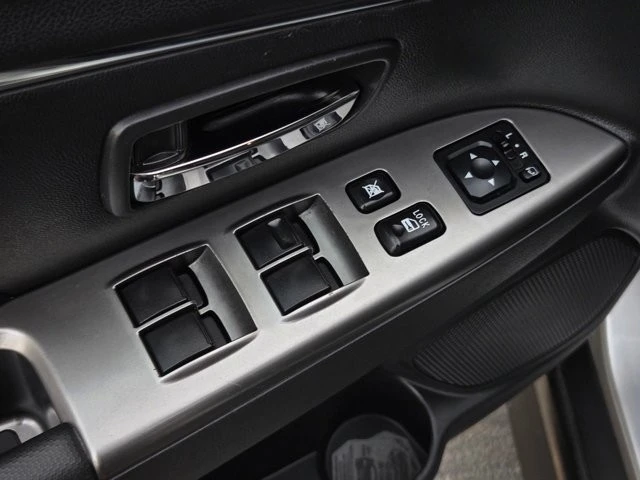 2024 Mitsubishi Outlander - Image 10 of 21