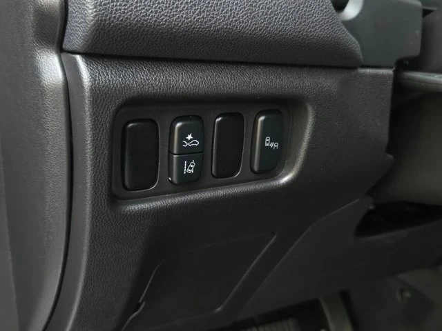 2024 Mitsubishi Outlander - Image 17 of 21