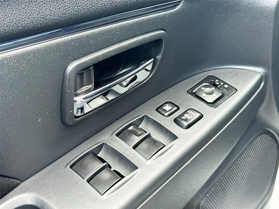 2024 Mitsubishi Outlander - Image 17 of 21