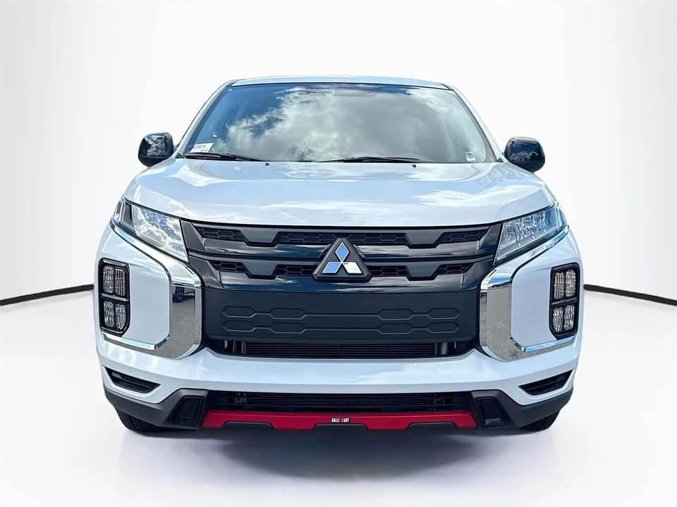 2024 Mitsubishi Outlander - Image 2 of 21