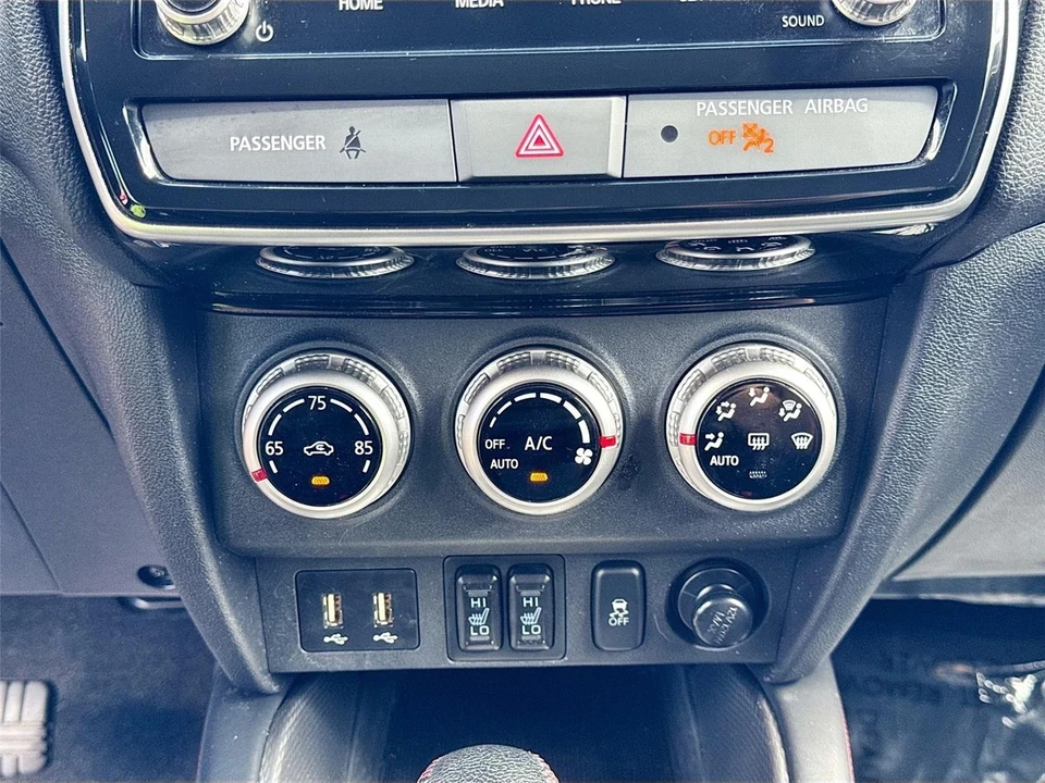 2024 Mitsubishi Outlander - Image 15 of 21