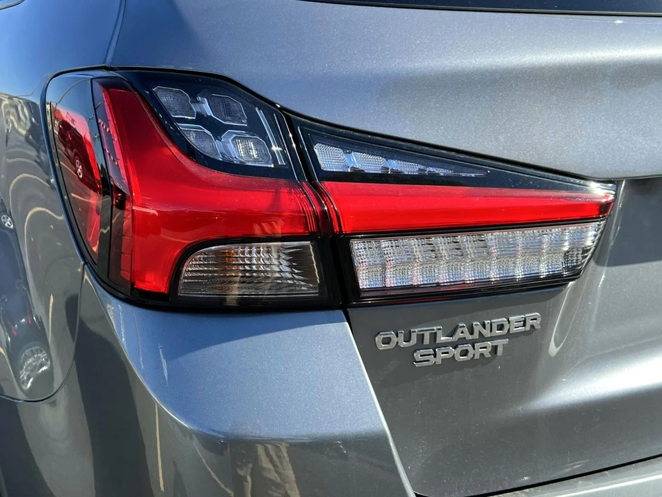 2024 Mitsubishi Outlander - Image 7 of 31
