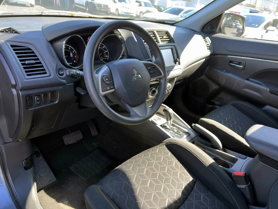 2024 Mitsubishi Outlander - Image 13 of 31