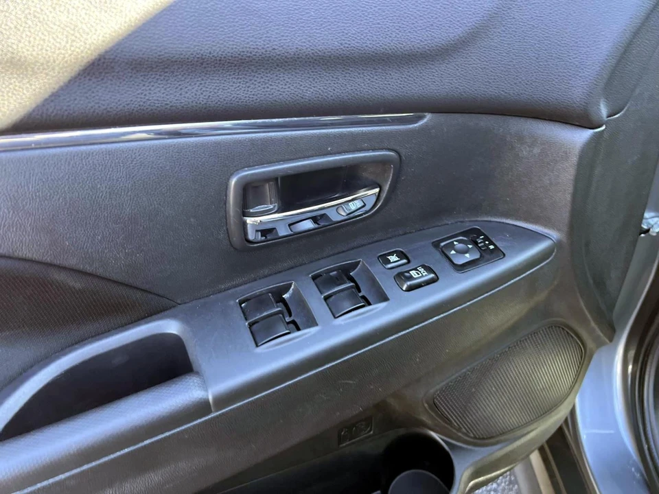 2024 Mitsubishi Outlander - Image 19 of 31