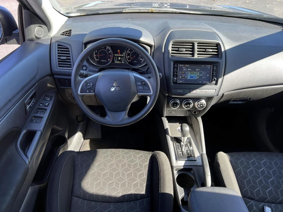2024 Mitsubishi Outlander - Image 15 of 31