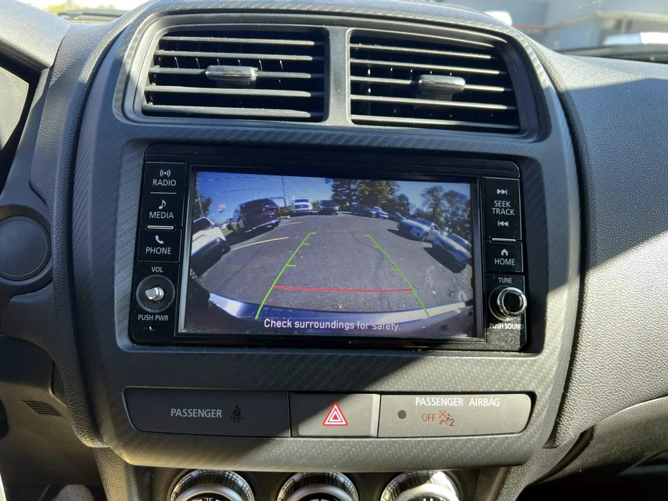 2024 Mitsubishi Outlander - Image 25 of 31
