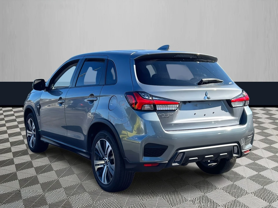 2024 Mitsubishi Outlander - Image 4 of 31