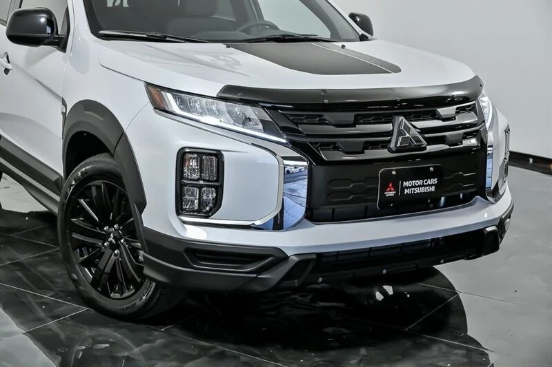 2024 Mitsubishi Outlander - Image 2 of 19