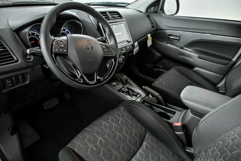 2024 Mitsubishi Outlander - Image 10 of 19