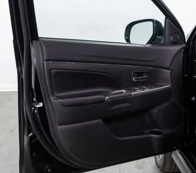 2024 Mitsubishi Outlander - Image 4 of 12