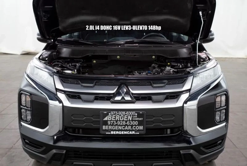 2024 Mitsubishi Outlander - Image 2 of 12