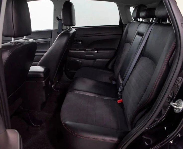 2024 Mitsubishi Outlander - Image 7 of 12
