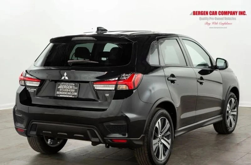 2024 Mitsubishi Outlander - Image 11 of 12