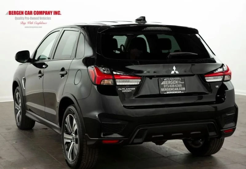 2024 Mitsubishi Outlander - Image 8 of 12