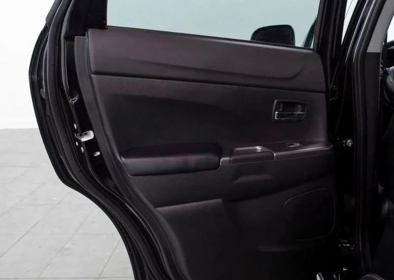 2024 Mitsubishi Outlander - Image 6 of 12